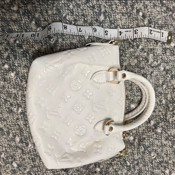 Purse - Picture 2 of 4